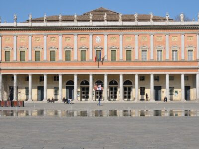 Teatro_Municipale_Romolo_Valli_esterno_1 Teatro_Municipale_Romolo_Valli_esterno_1